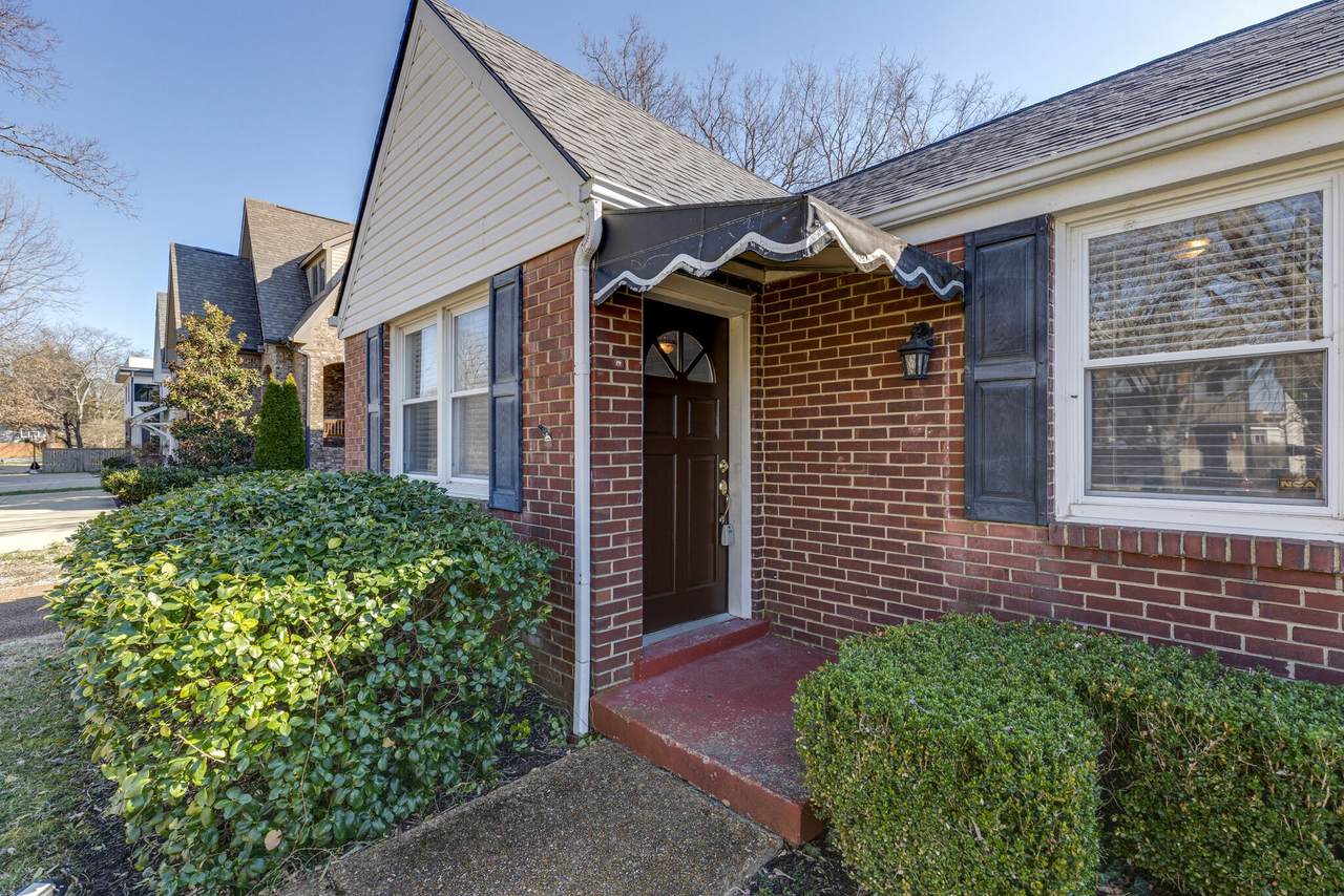 1911 Warfield Dr - Photo 1