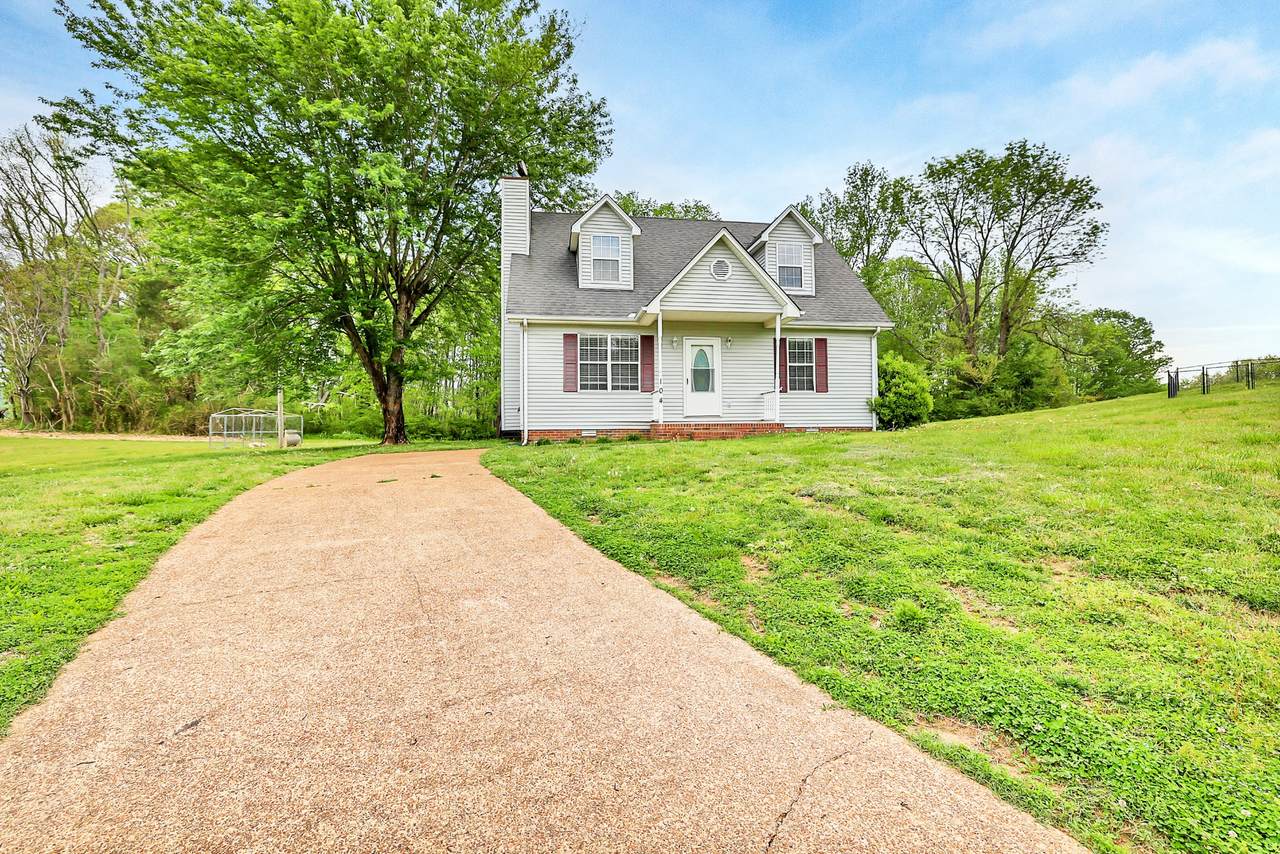104 Ash Cir - Photo 1