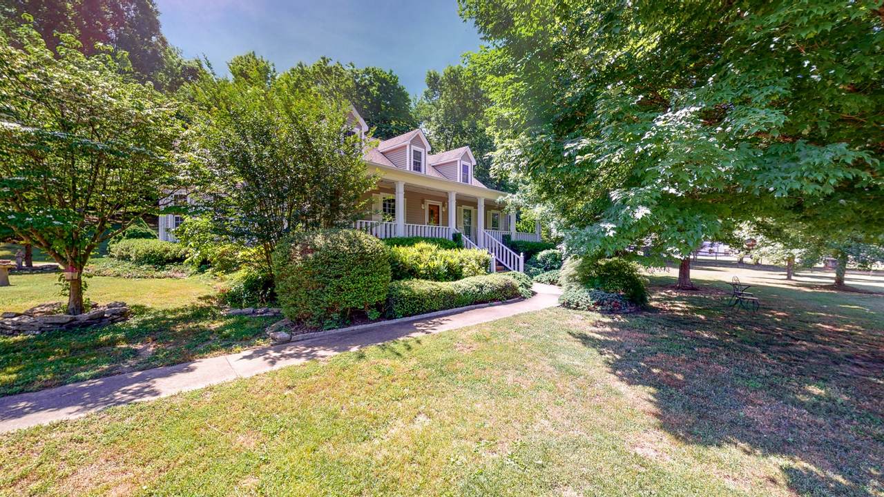 930 Liberty Cir - Photo 1