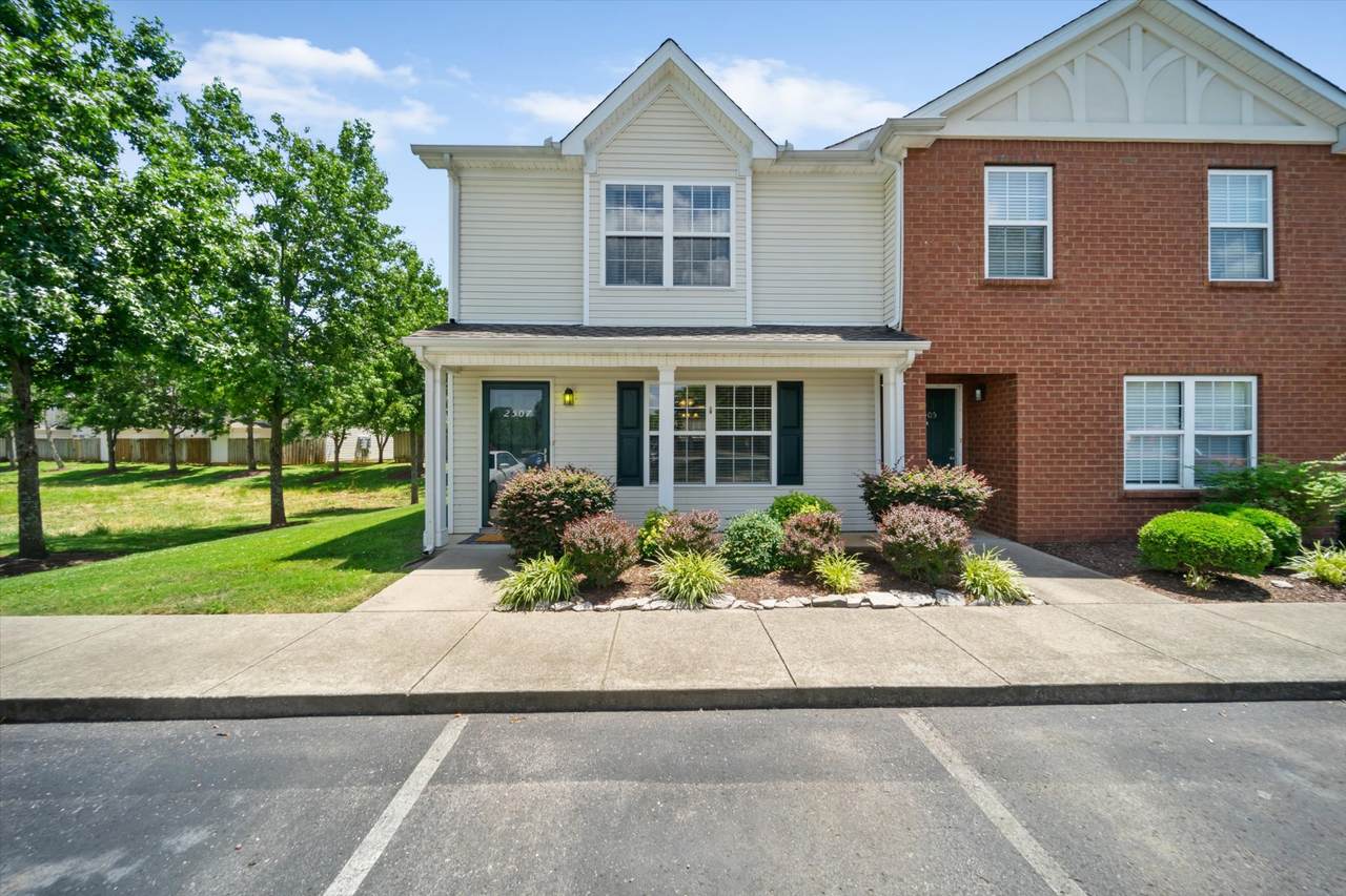 2507 Comanche Way - Photo 1