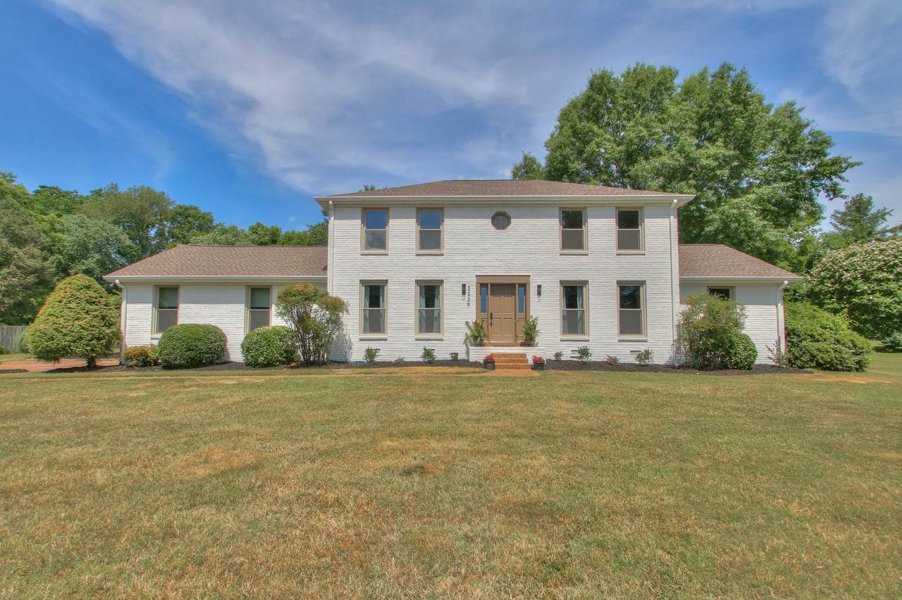 2239 Oakwood Rd - Photo 1