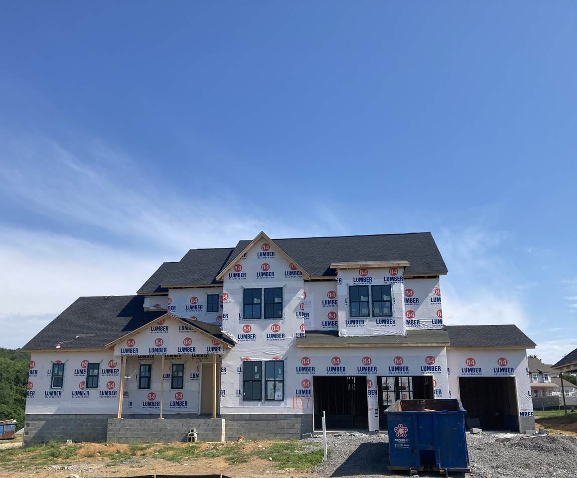 1024 Pine Creek Drive - Photo 1