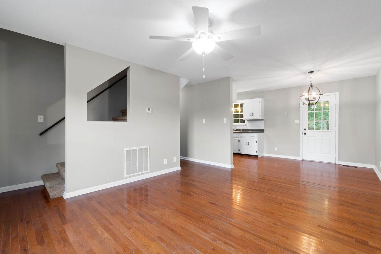 425 Donna Dr - Photo 1