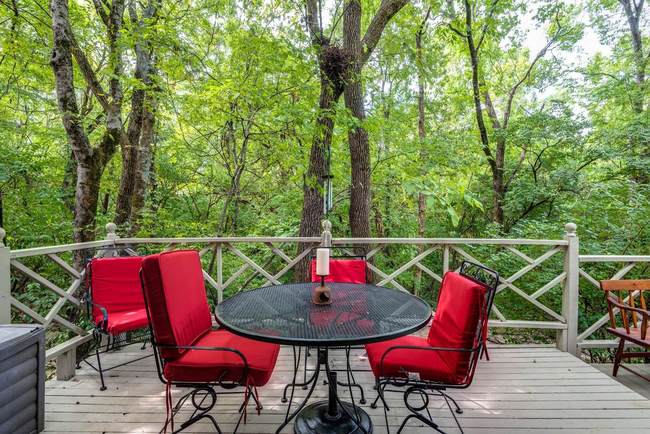225 Westchase Dr - Photo 1