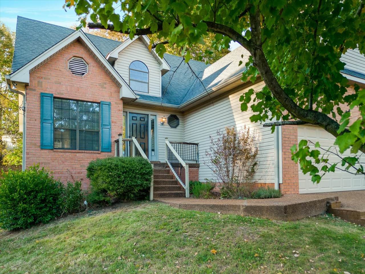 212 Woodfield Cv - Photo 1