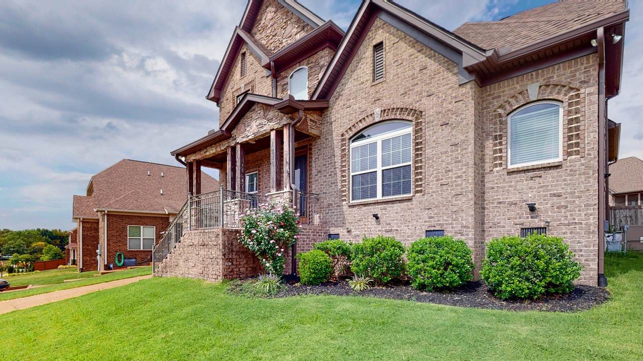 216 Karen Dr - Photo 1