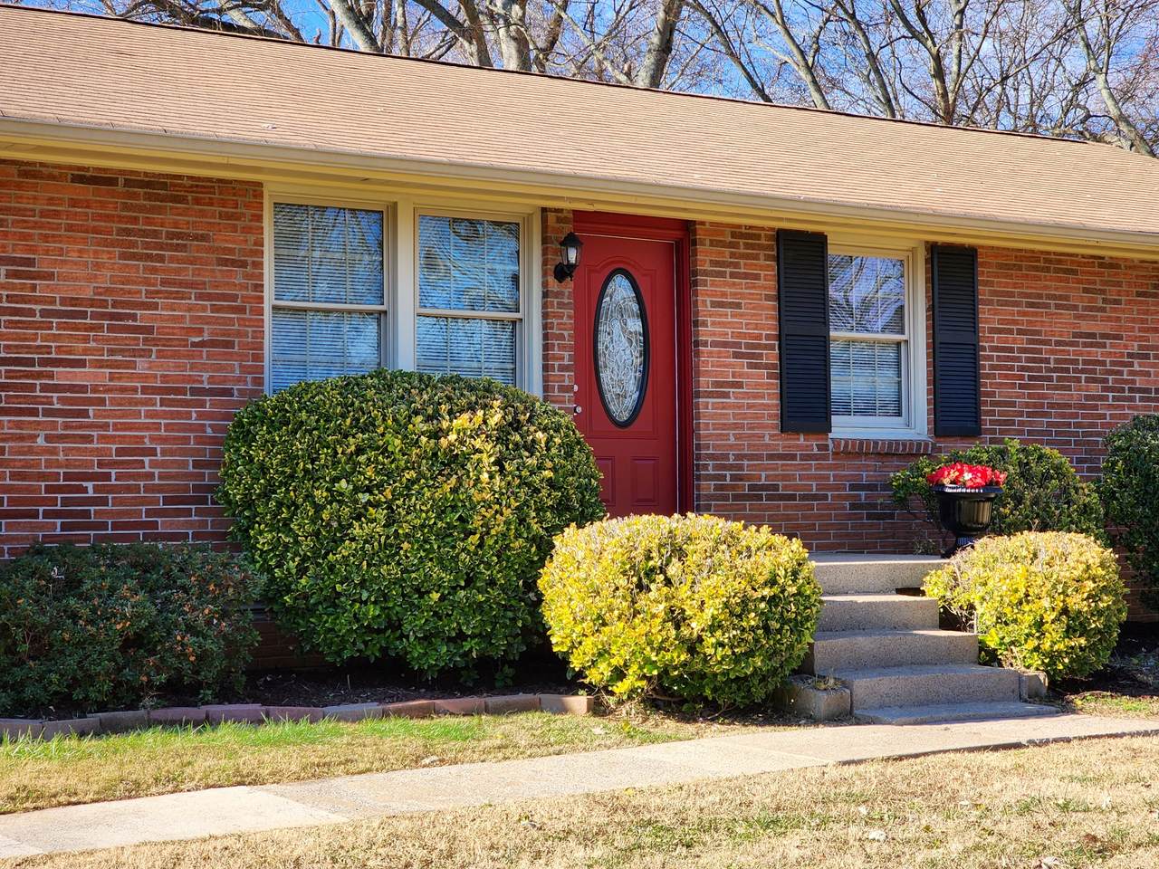 8803 Plum St - Photo 1