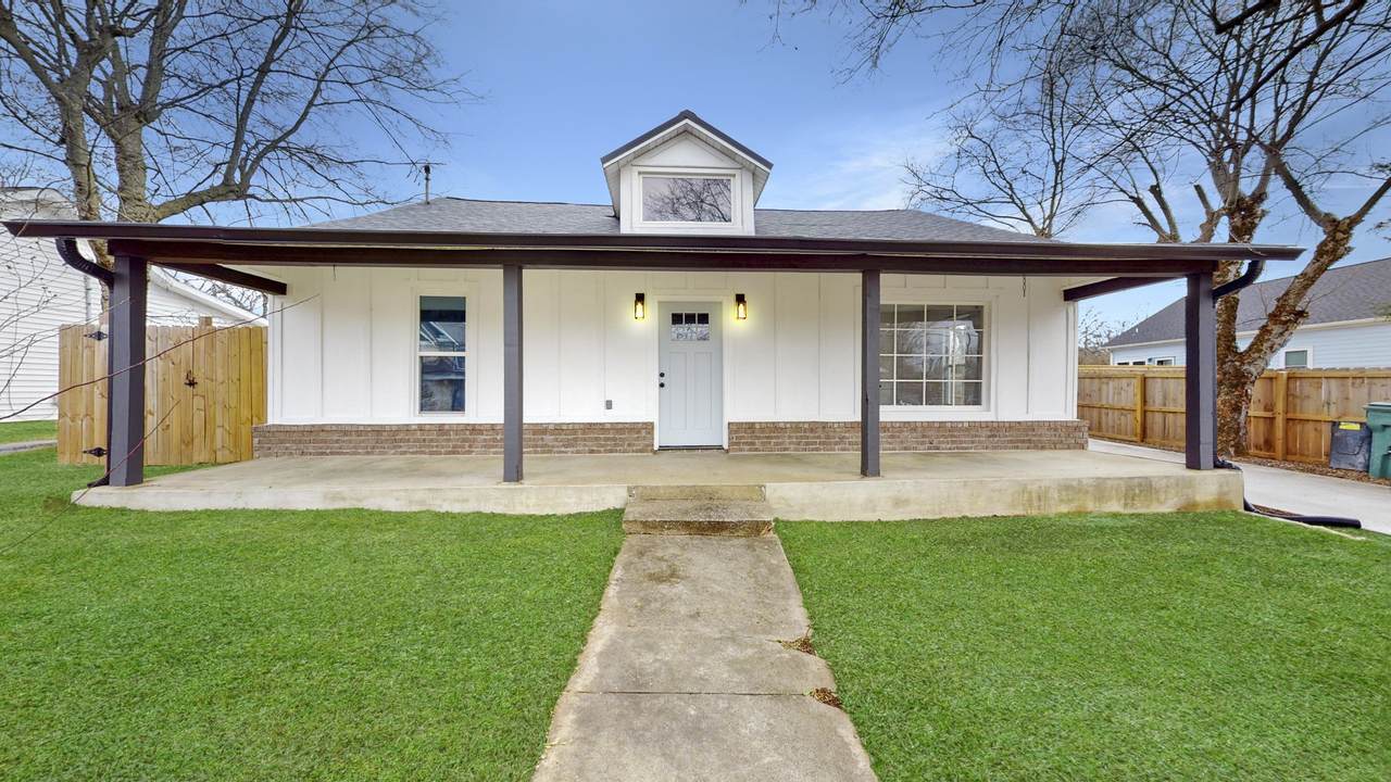 305 Lake St - Photo 1