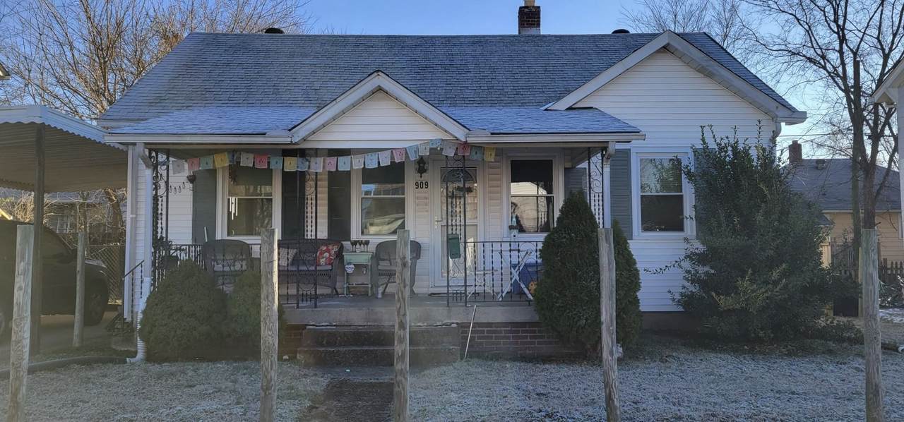 909 Elliston St - Photo 1