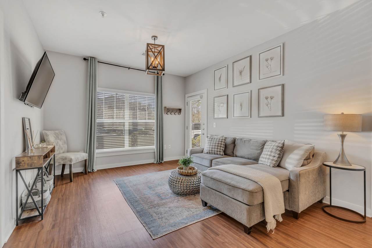 410 Rosedale Ave - Photo 1