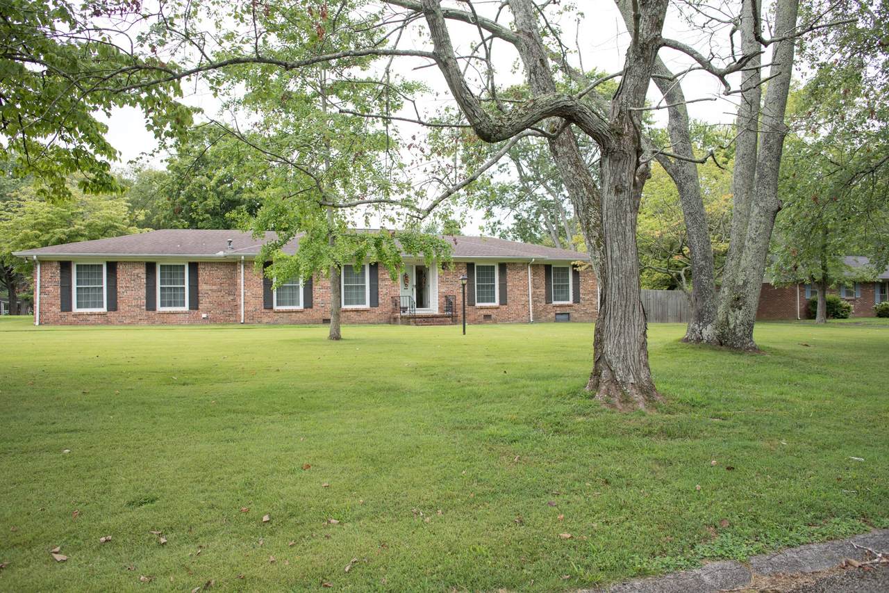 101 Essex Ct - Photo 1