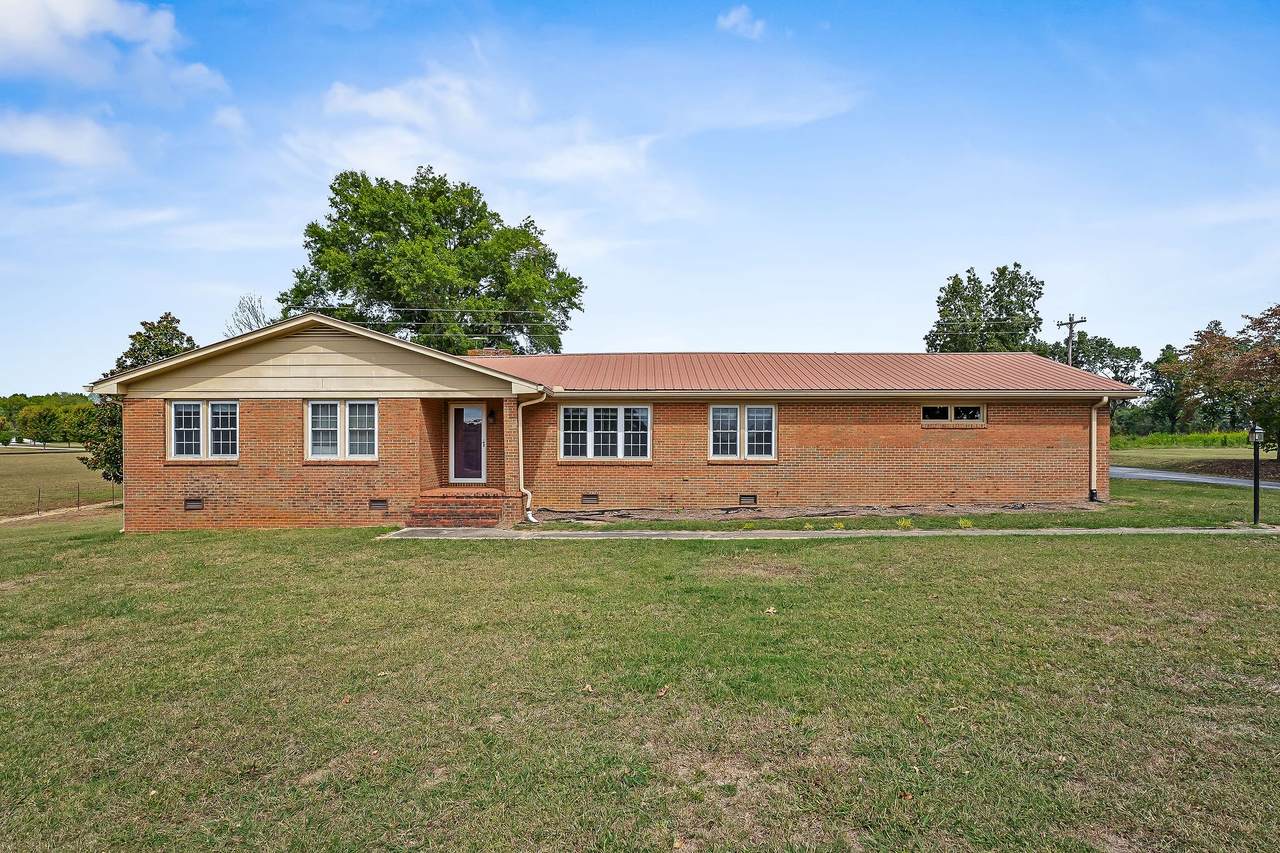 1979 Cookeville Hwy - Photo 1