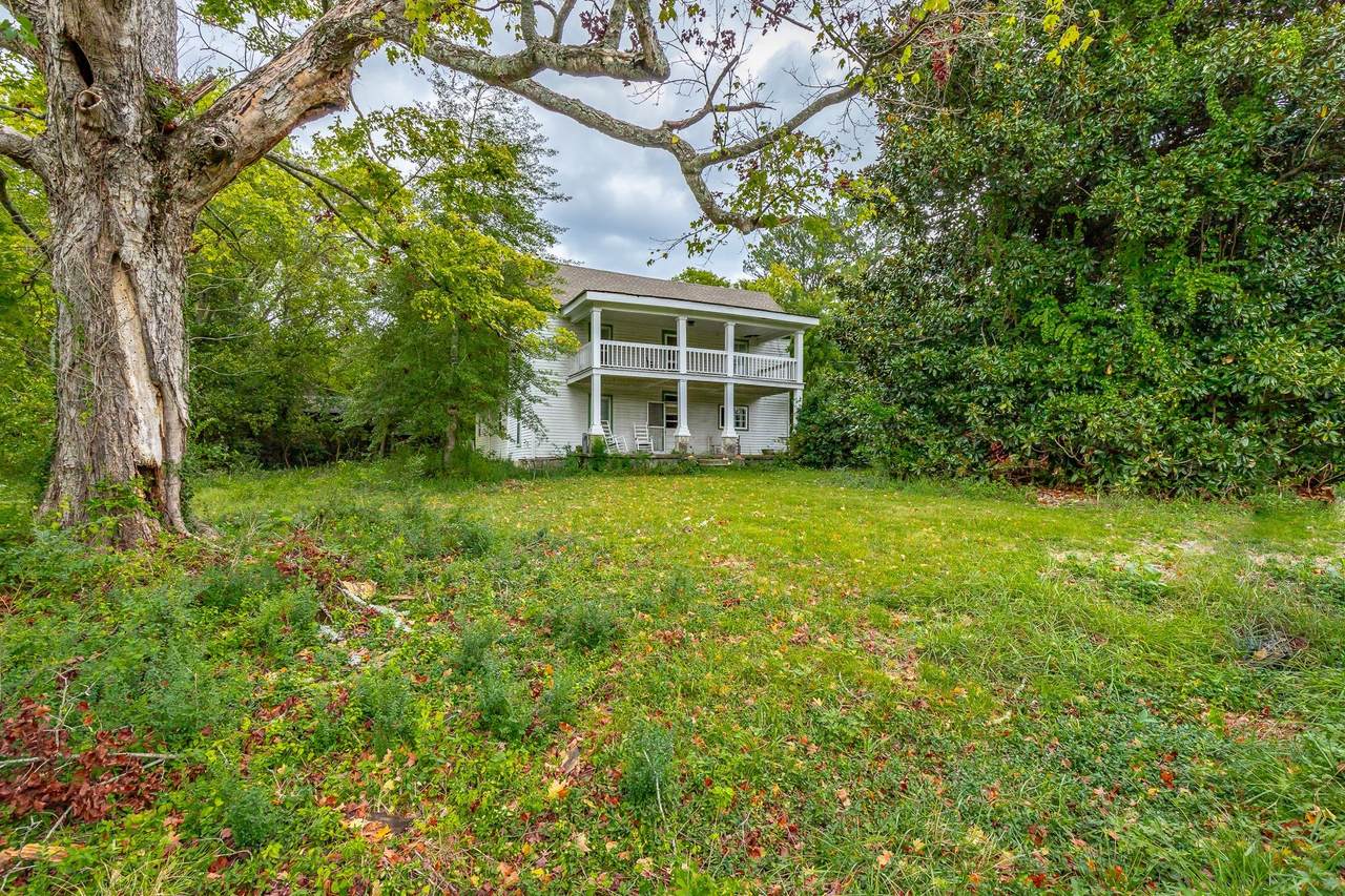 2419 Maple St - Photo 1