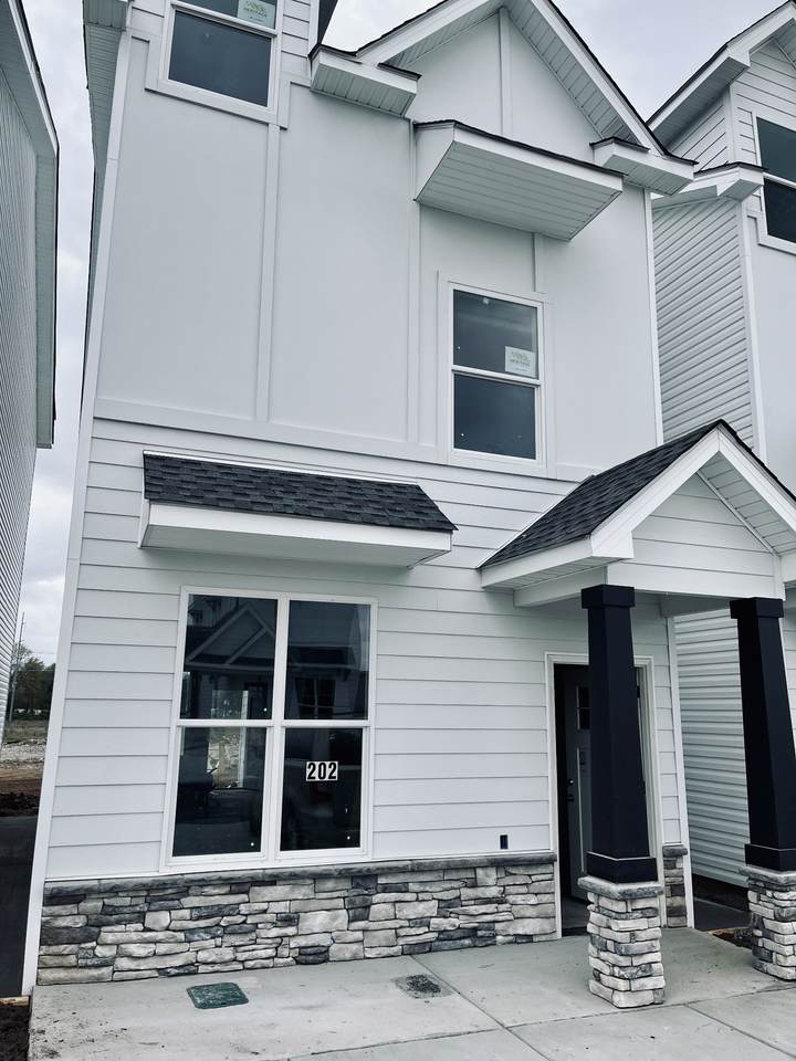 202 Carlton Ln - Photo 1