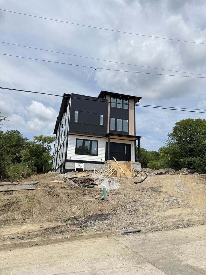 421 Monticello St - Photo 1