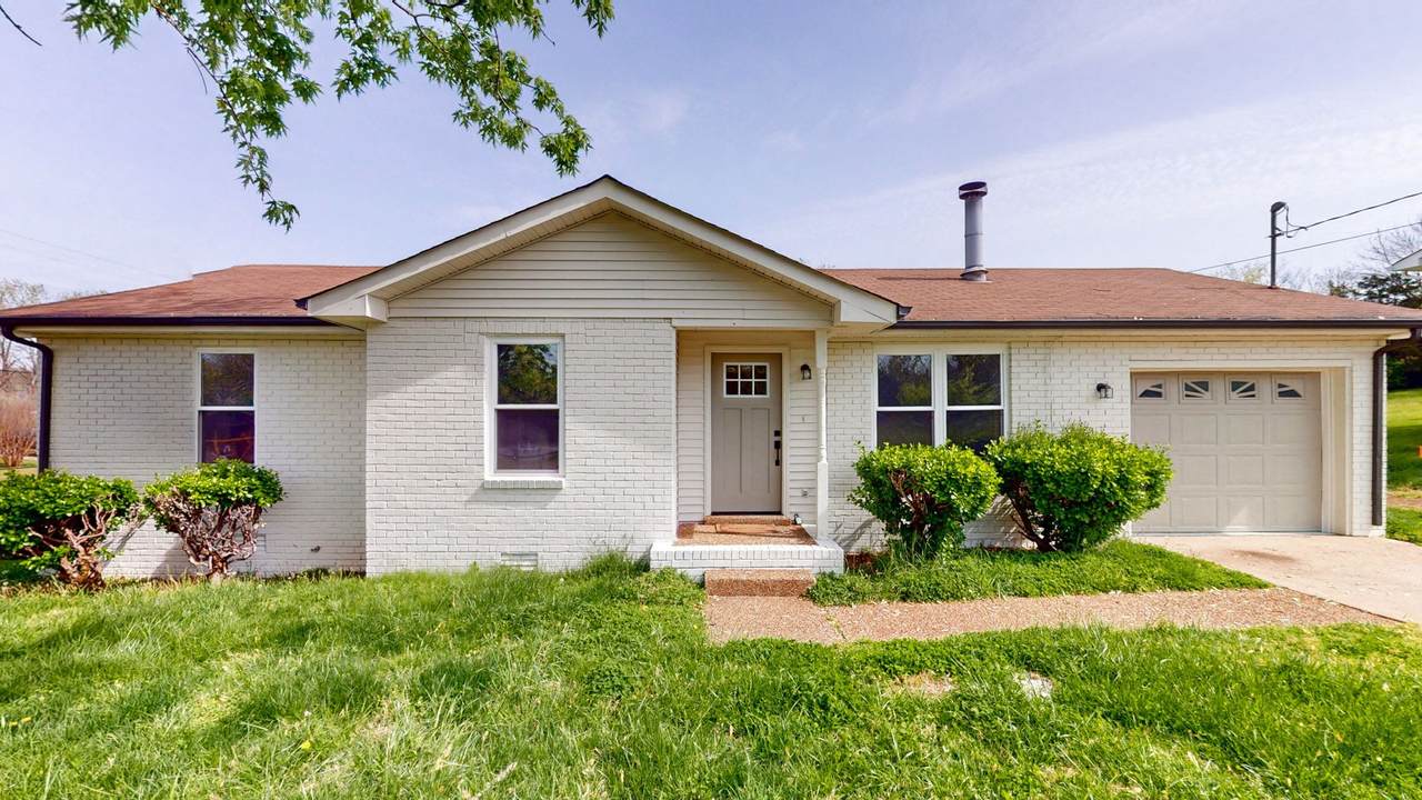1501 Pineview Dr - Photo 1