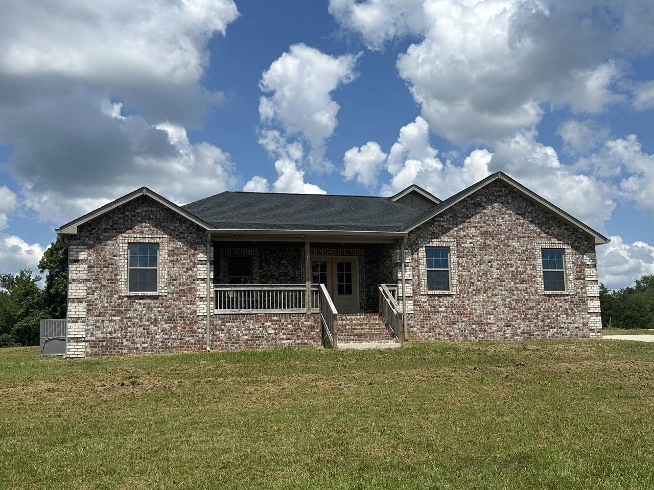 120 Freeland Rd - Photo 1
