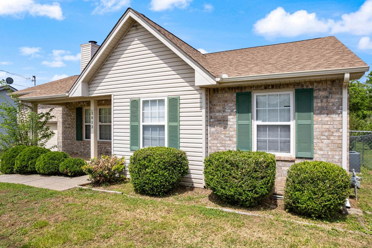 3853 Northbrook Dr - Photo 1