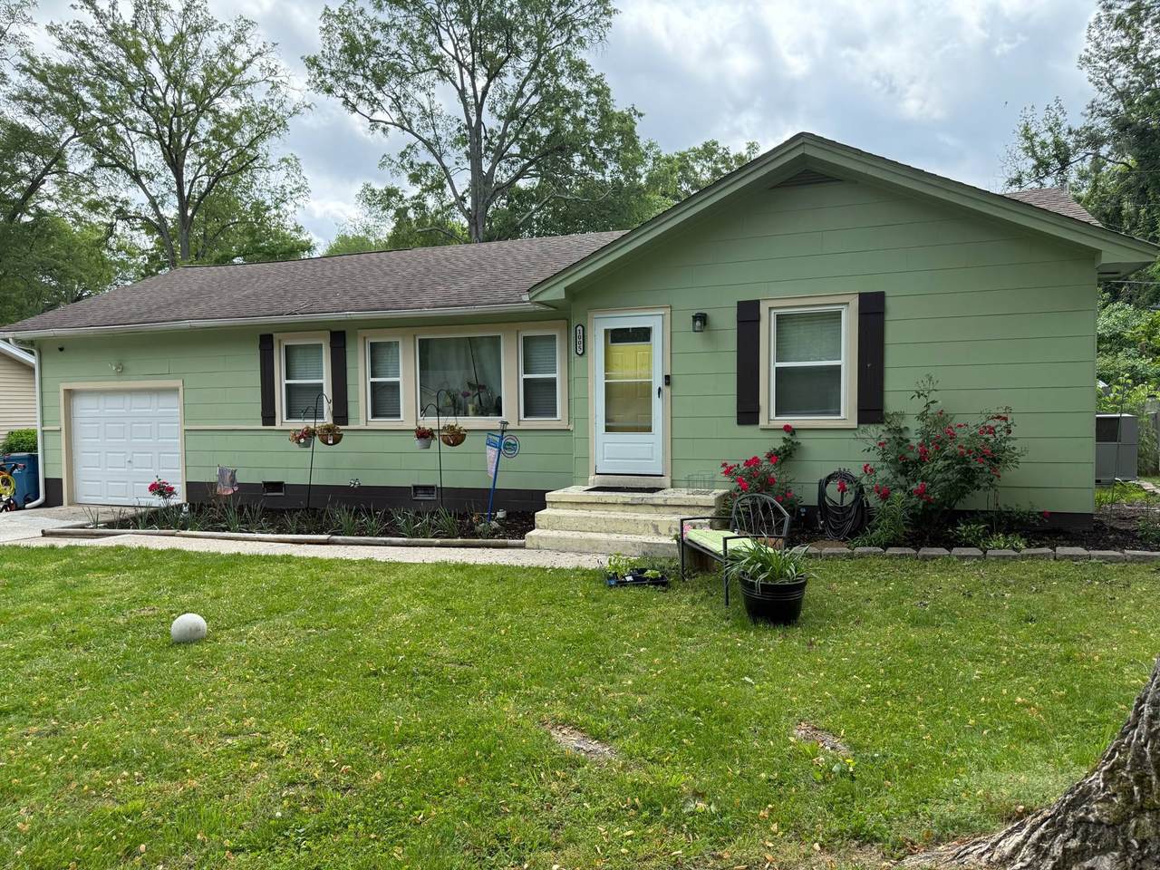 1005 Thoma St - Photo 1