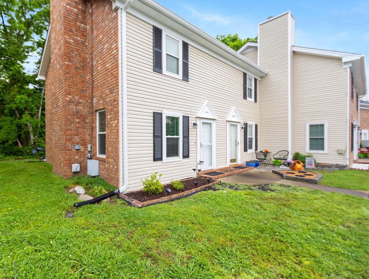 290 Donna Dr - Photo 1