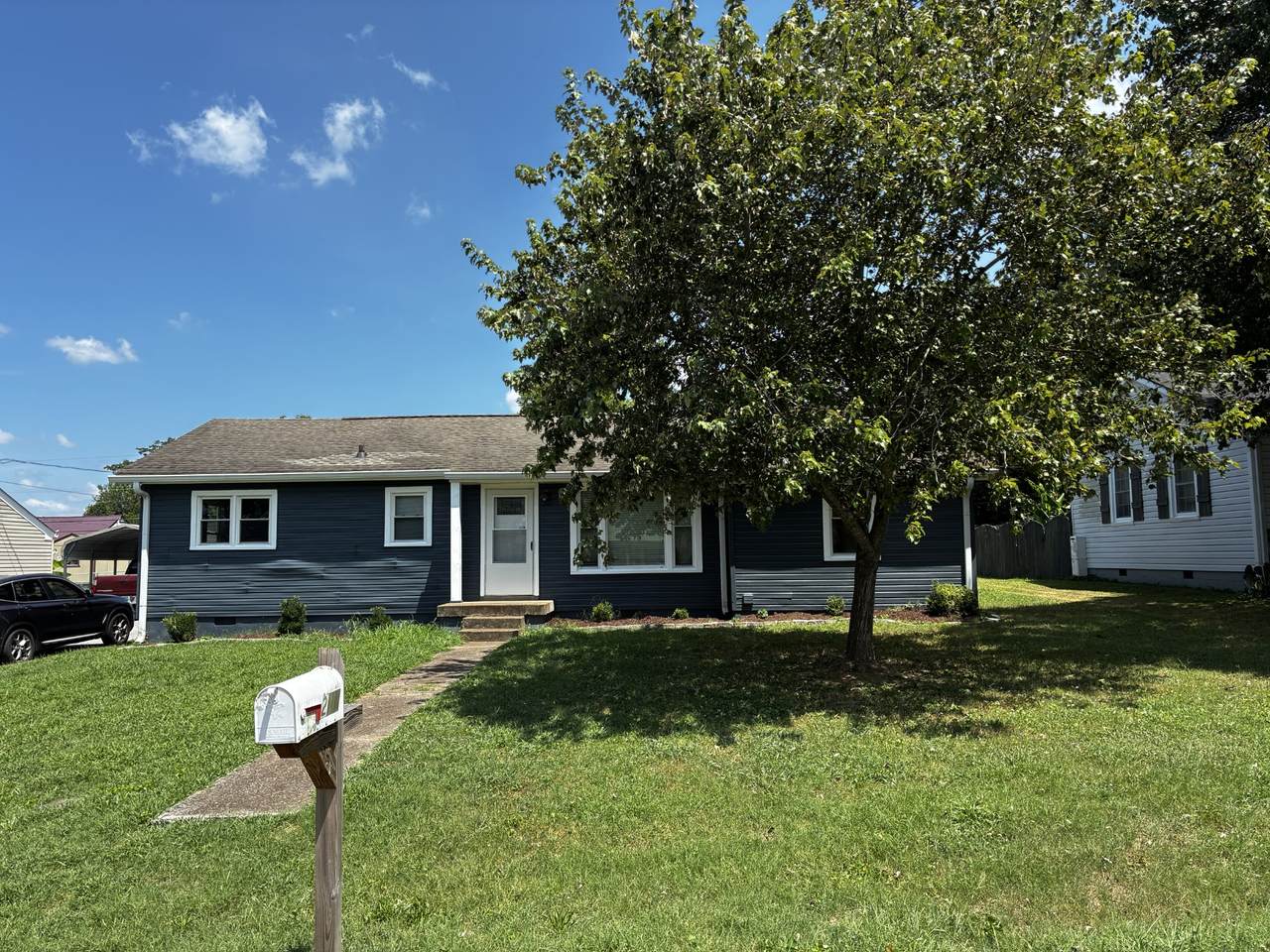 216 Daleview Ave - Photo 1