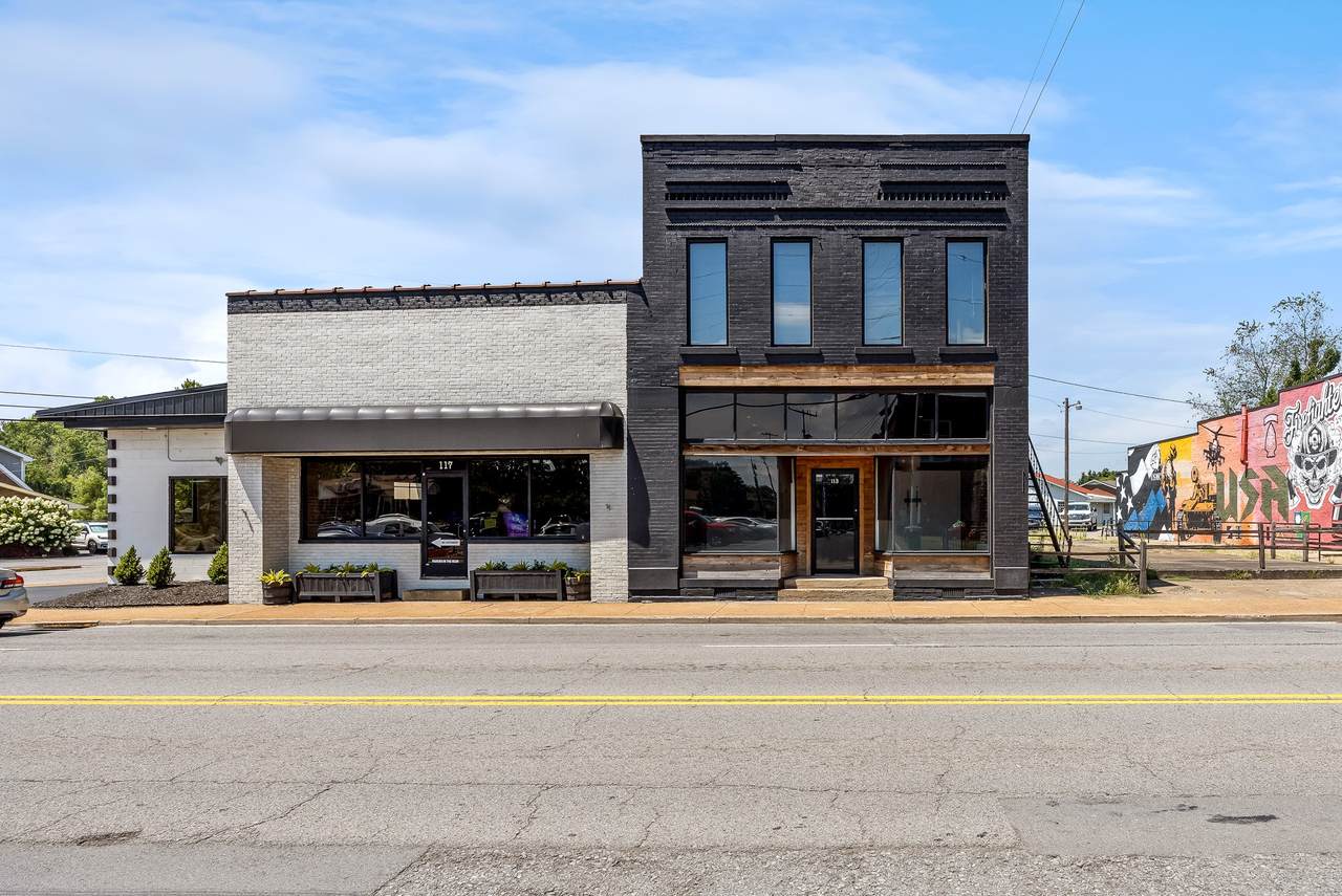 113 S Broadway St - Photo 1