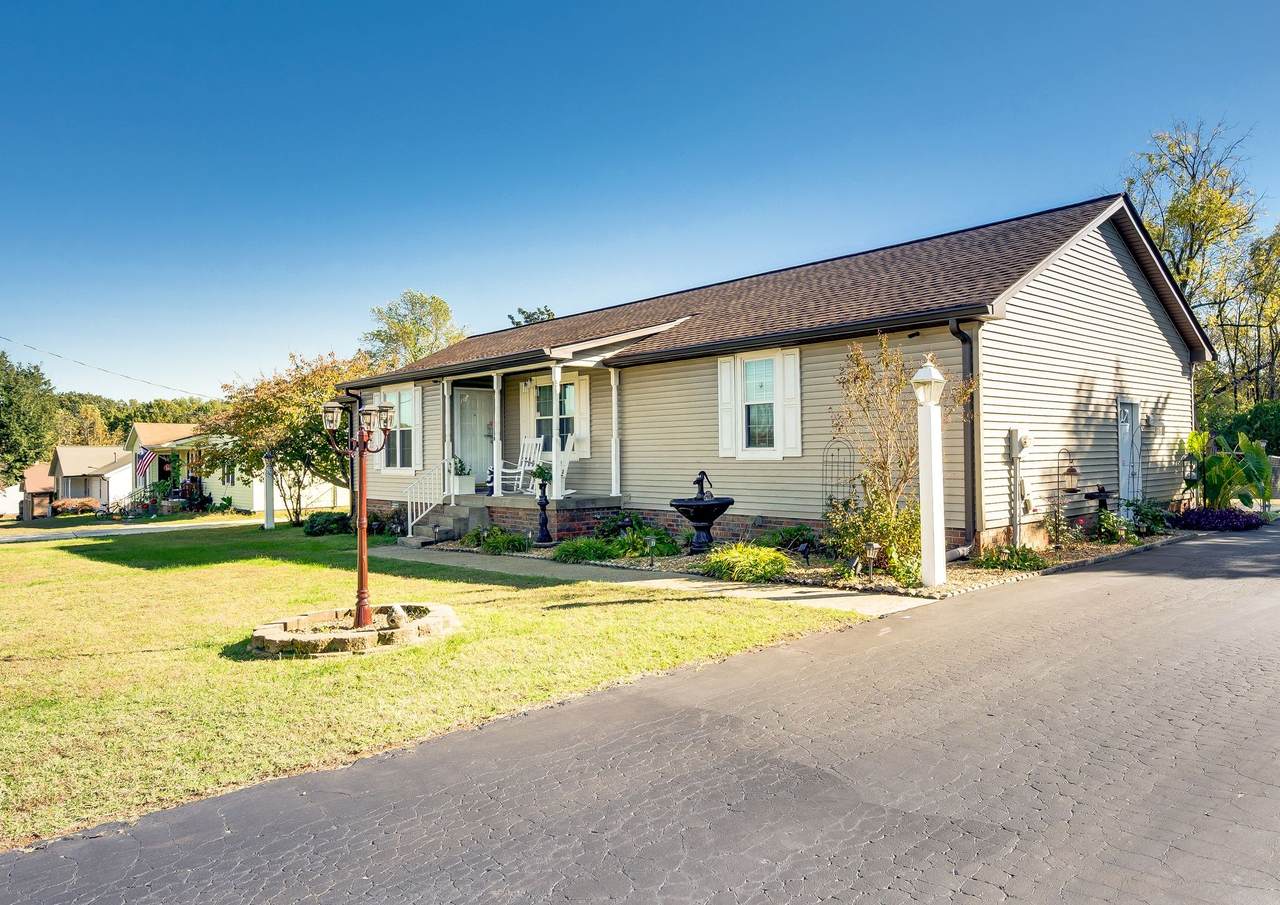 808 Water View Ter - Photo 1