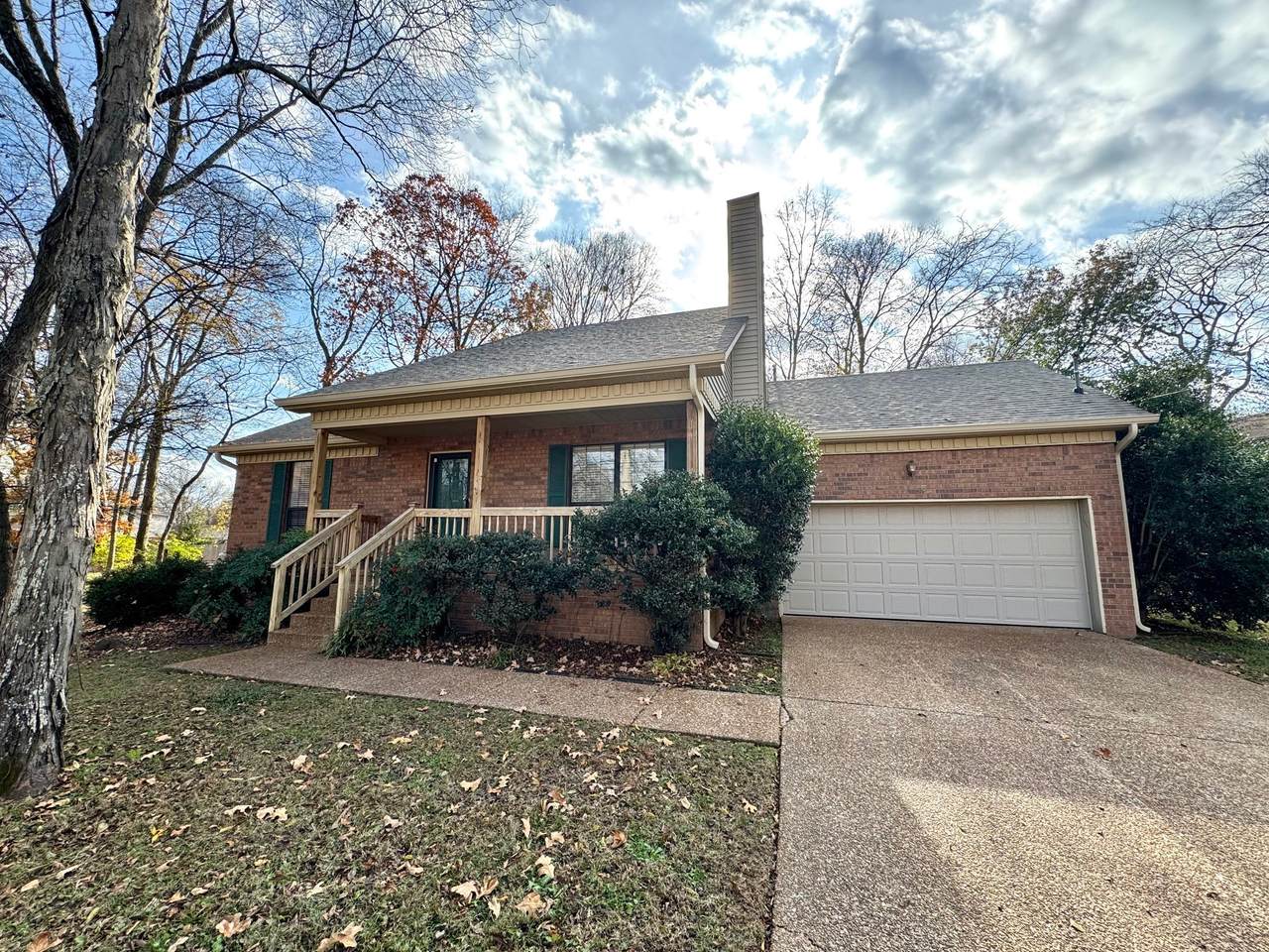 1116 Elkader Ct - Photo 1