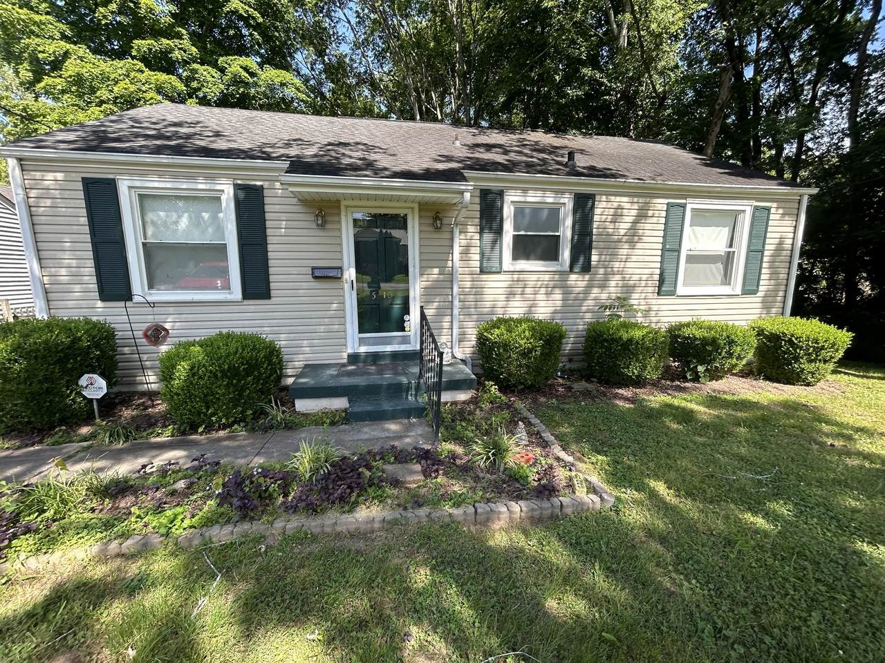 5610 Meadowcrest Ln - Photo 1