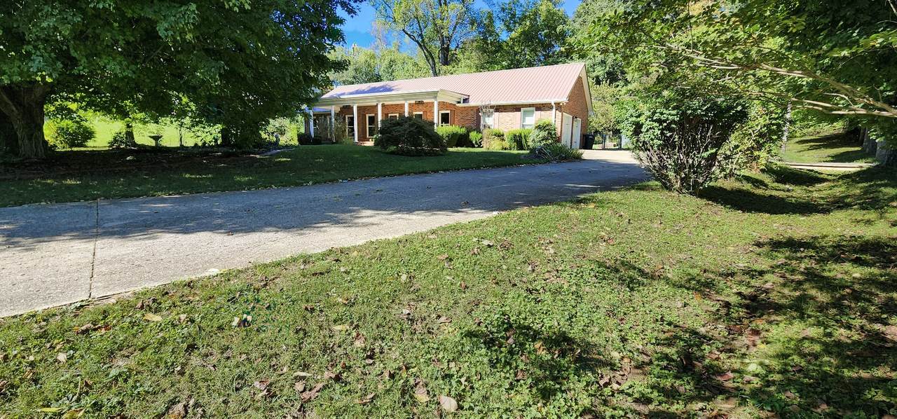 401 Lakeside Dr - Photo 1