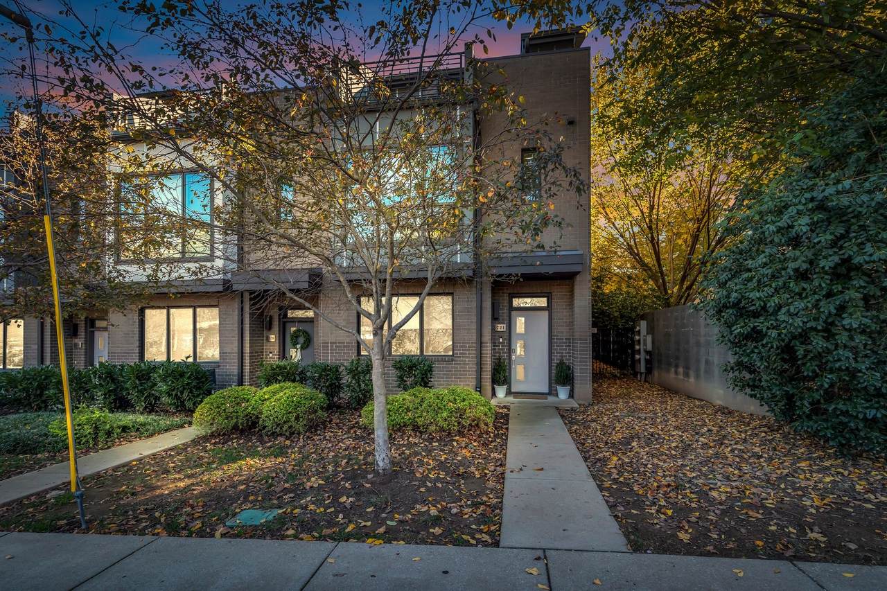 721 Bradford Ave - Photo 1