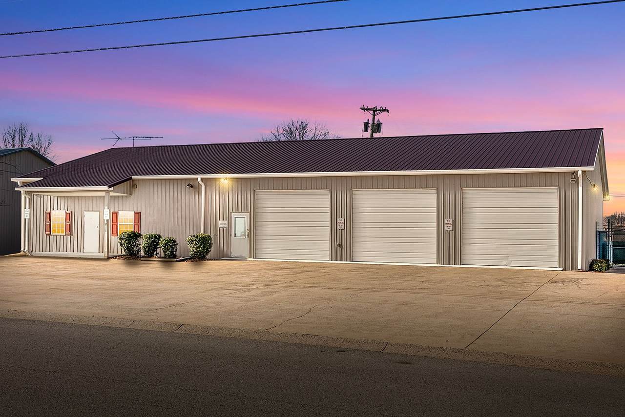 1811 Alpine Dr - Photo 1