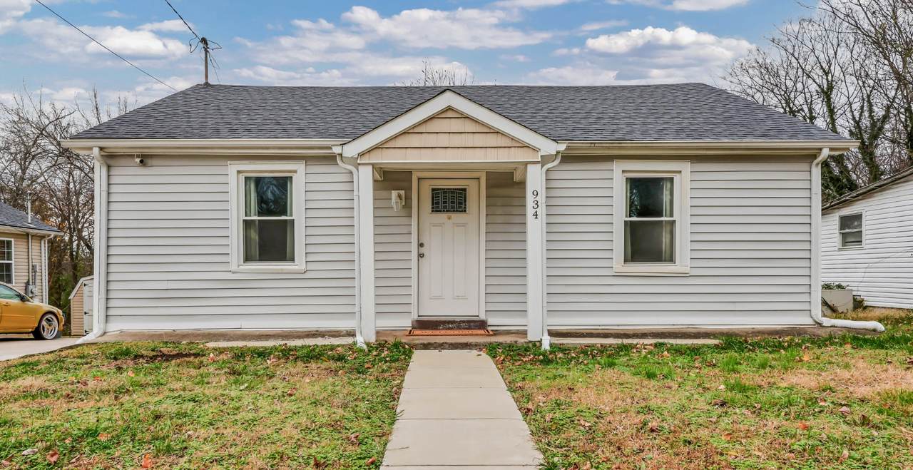 934 Charlotte St - Photo 1