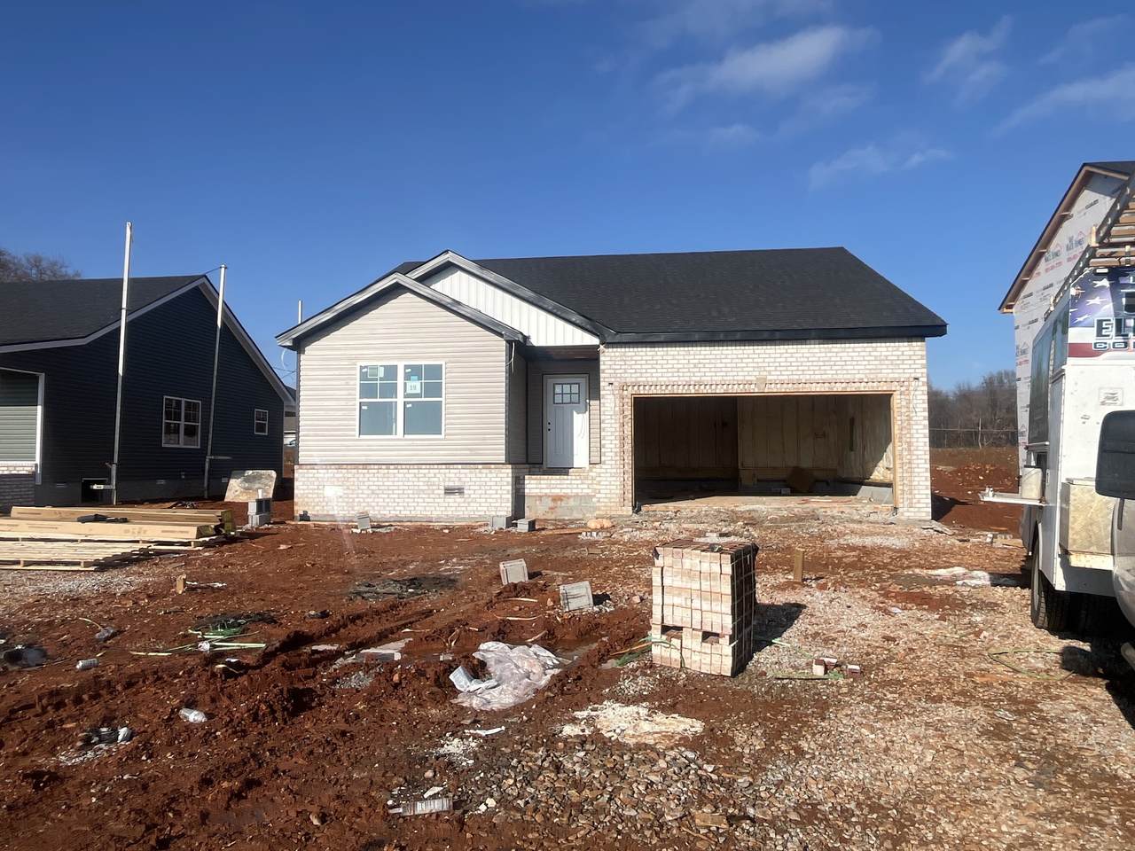 630 Avondale Rd - Photo 1