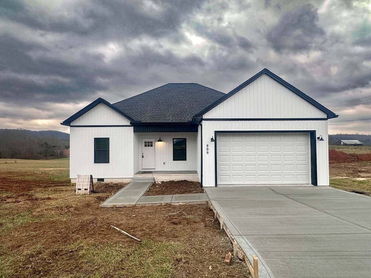 809 Okalona Rd - Photo 1