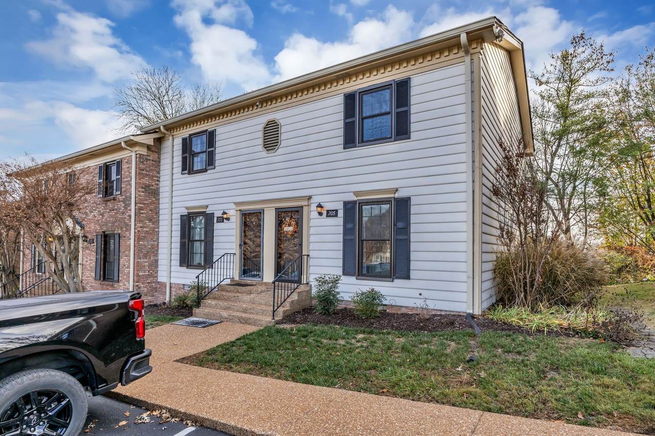 705 Fox Ridge Dr - Photo 1