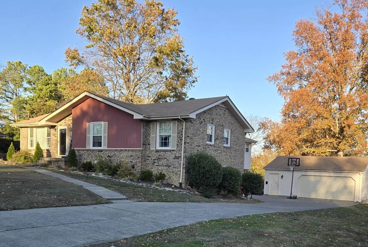 202 Crestmont Dr - Photo 1