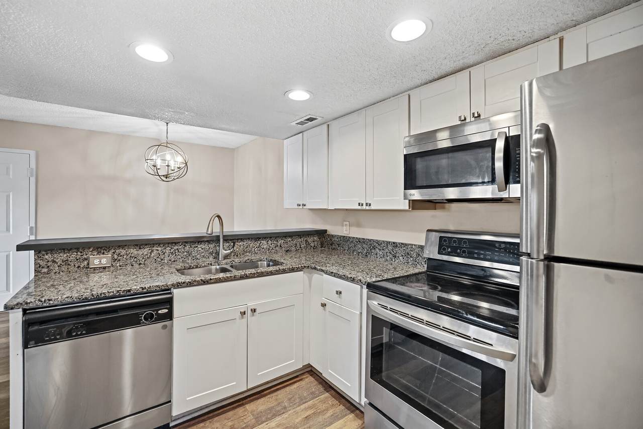 102 General Jackson Ln - Photo 1