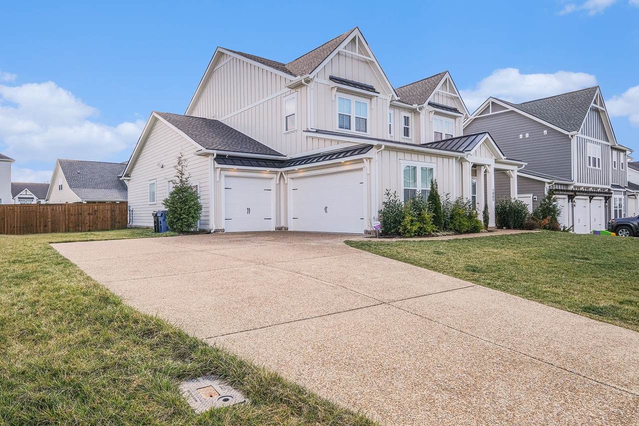 1065 Pine Creek Dr - Photo 1