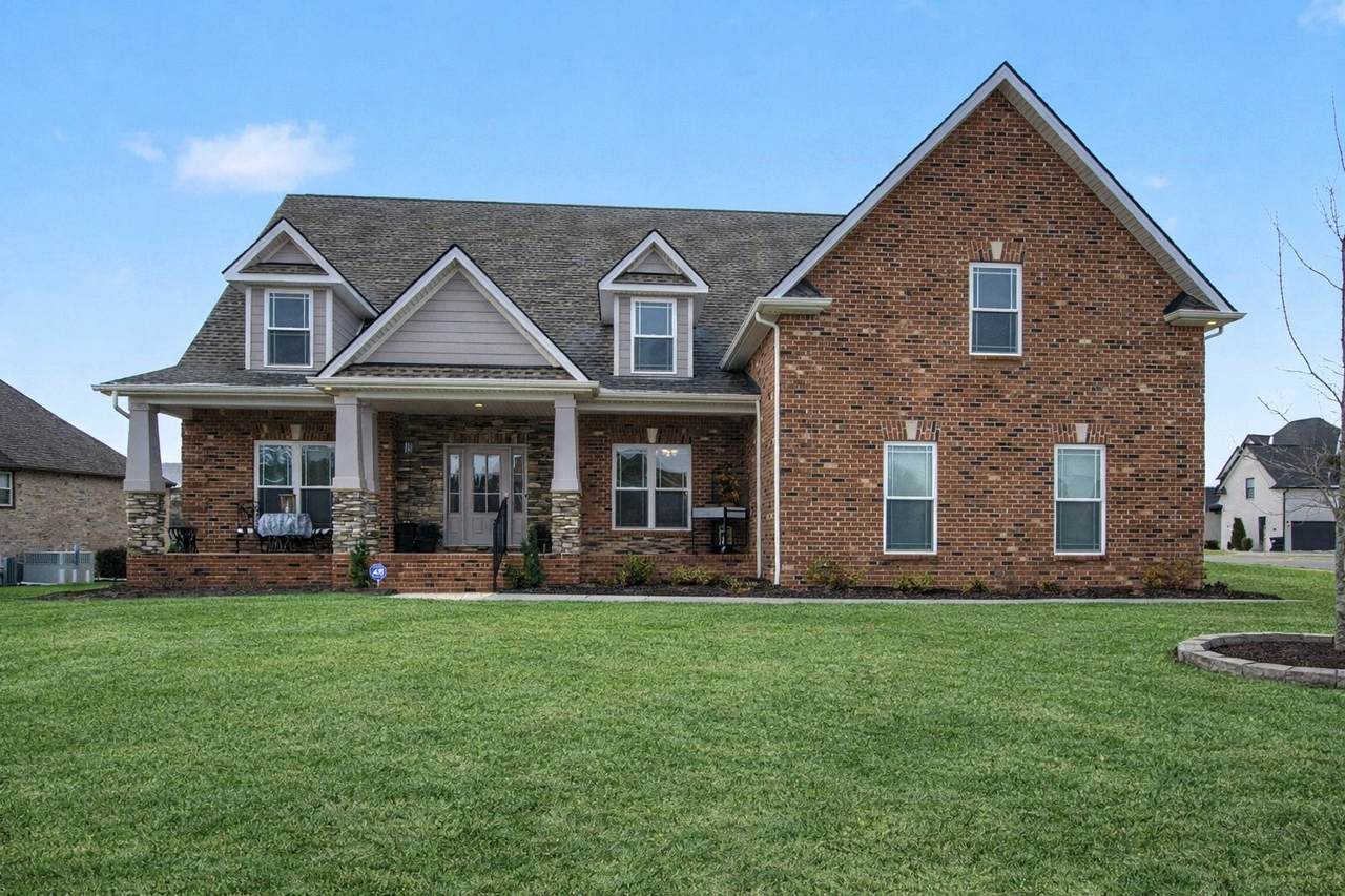 3131 Robinwood Dr - Photo 1