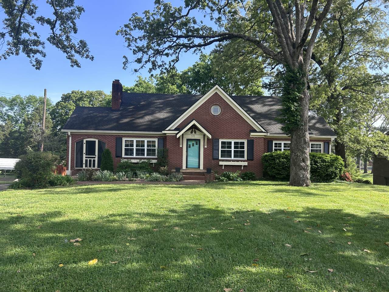 515 Country Club Ln - Photo 1