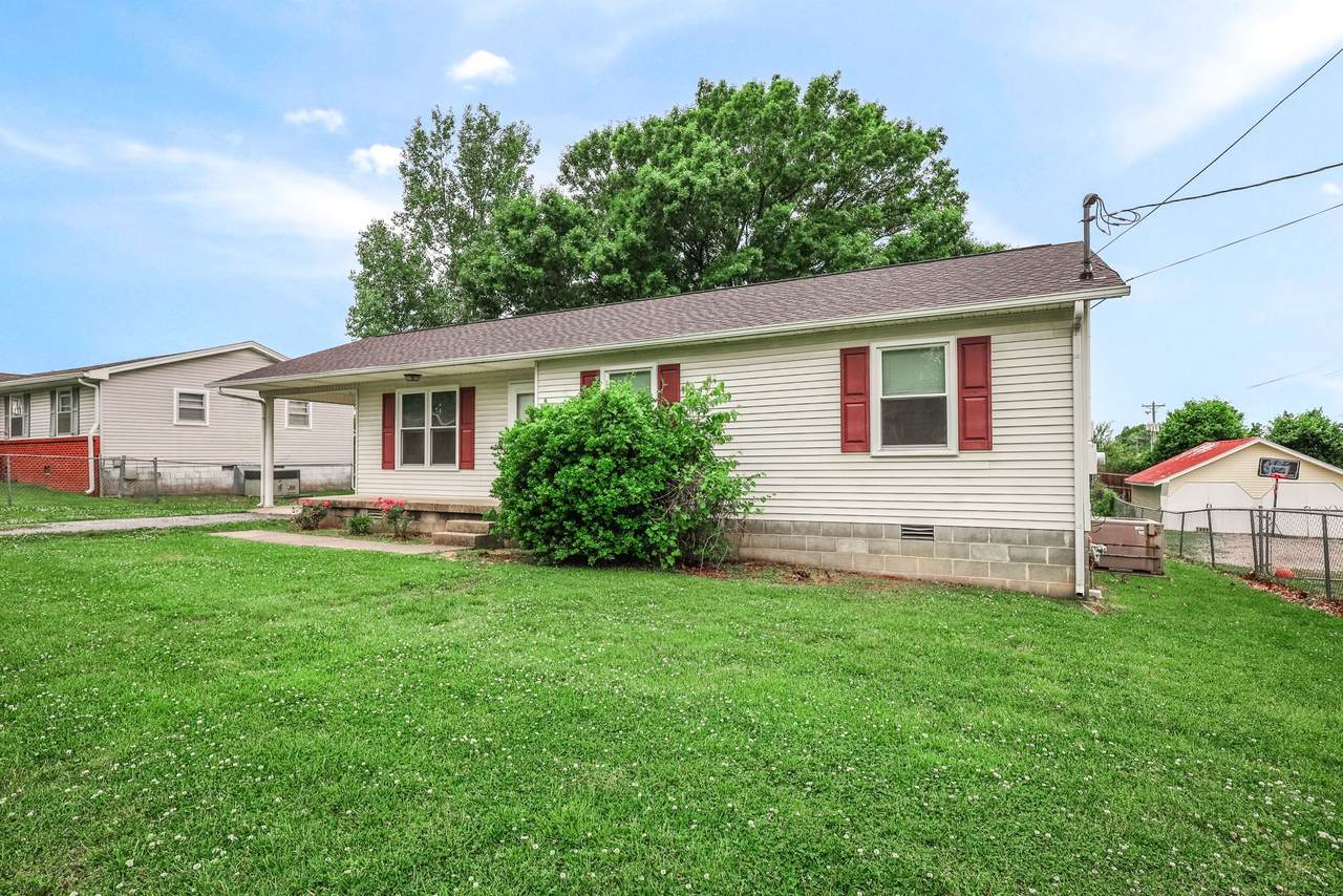 17031/2 Gordon Rd - Photo 1