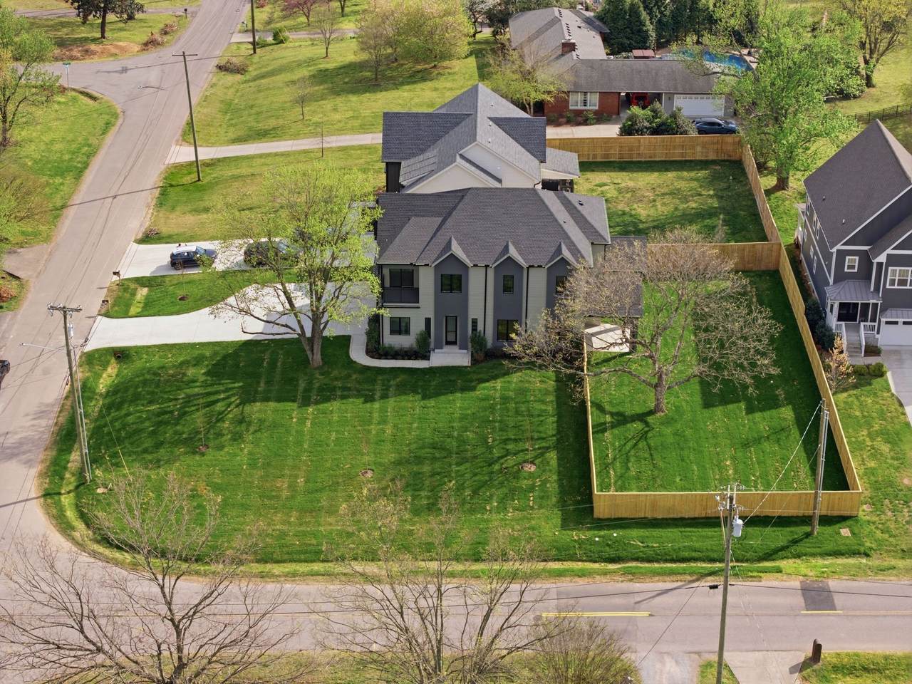 https://bt-photos.global.ssl.fastly.net/nashville/1280_boomver_3_RTC3128542-1.jpg