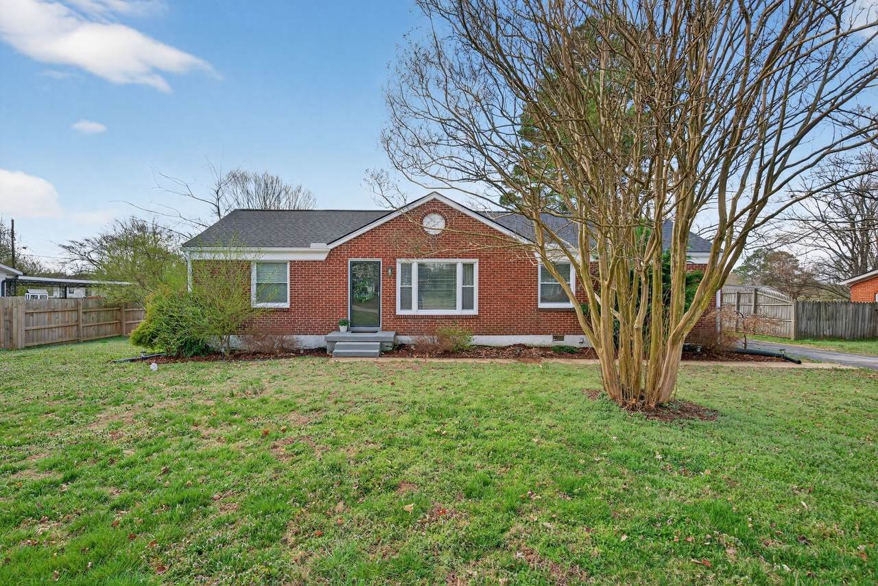 212 Crestland Dr - Photo 1
