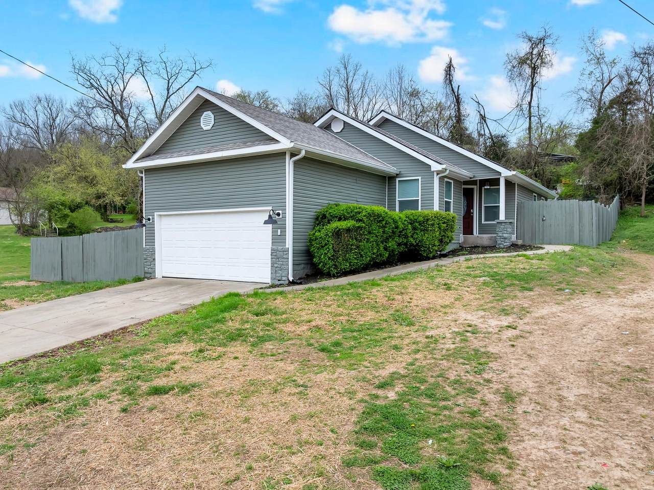4916 Ottenville Ave - Photo 1