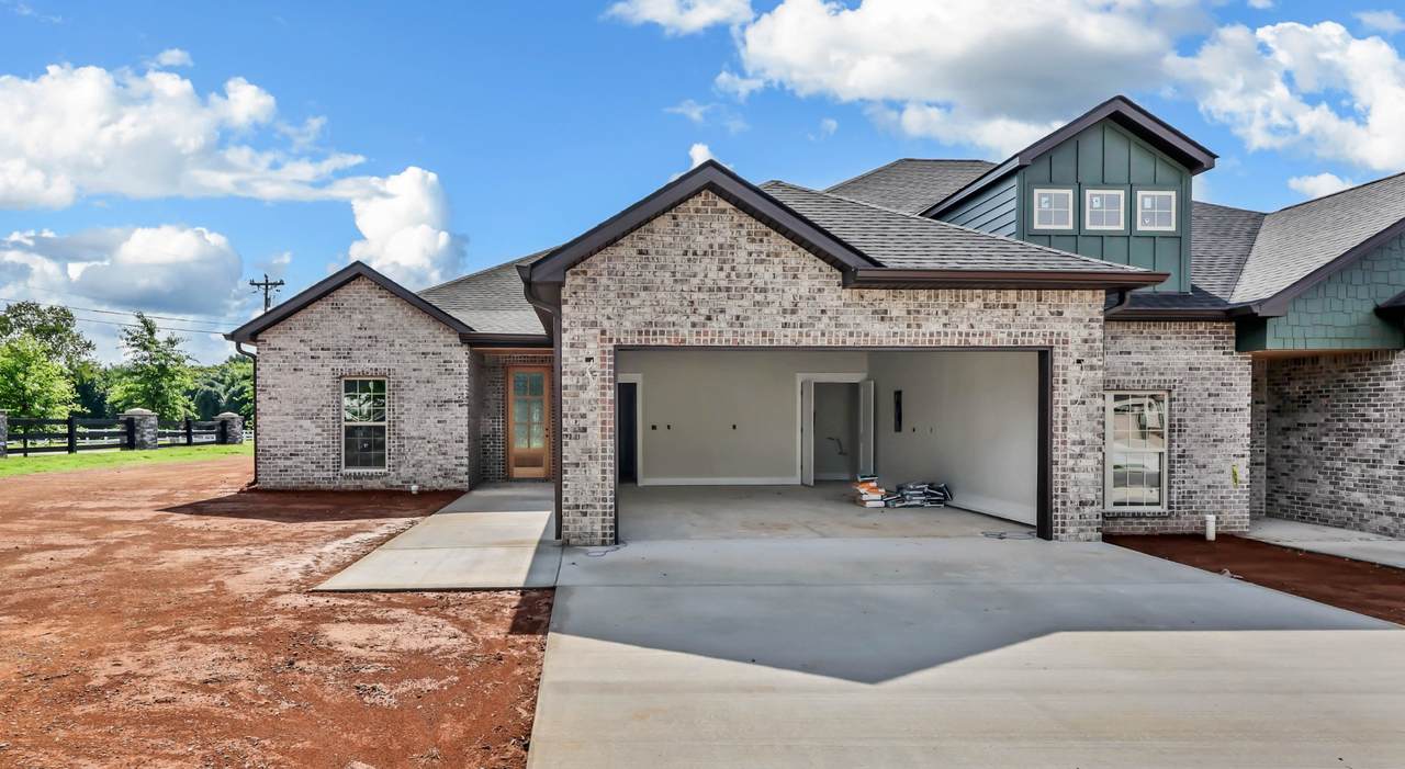 1101 Veridian Dr - Photo 1