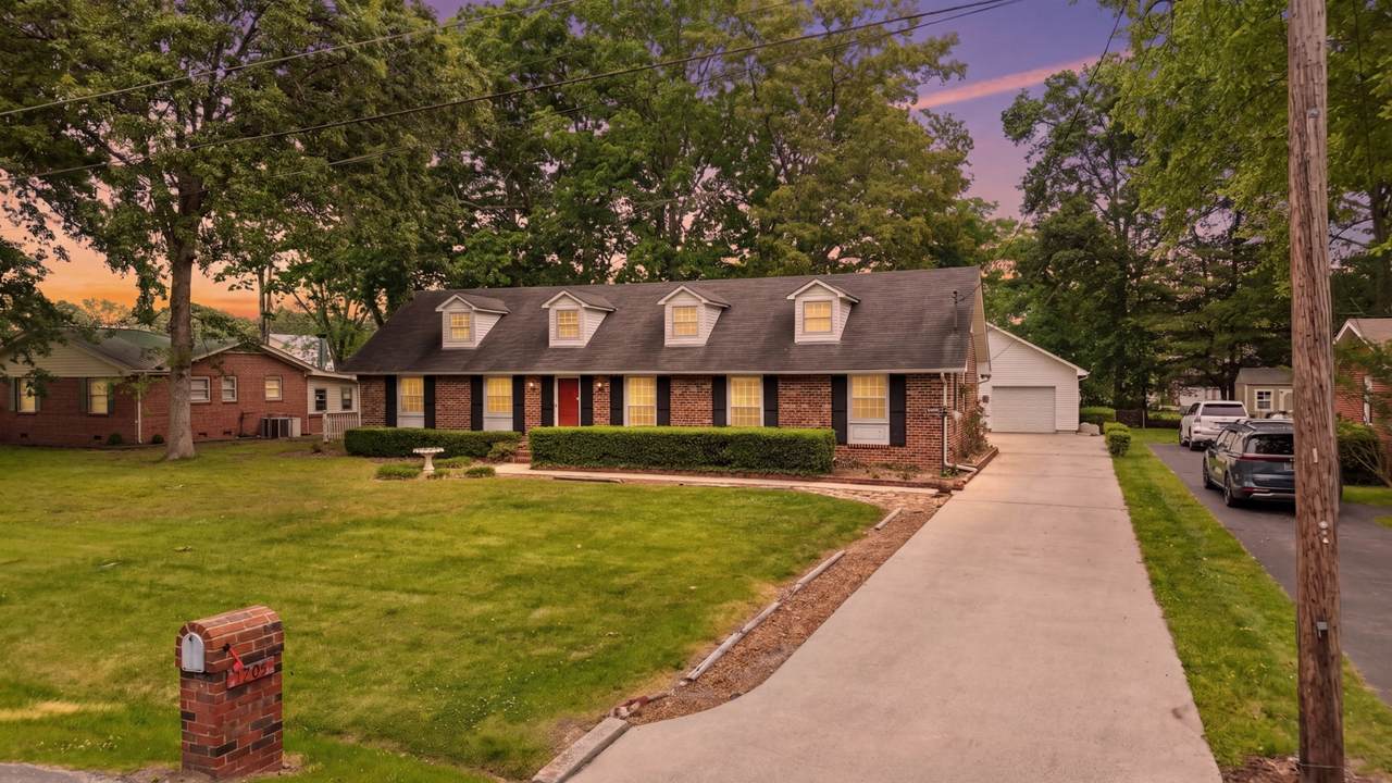 1205 Woodcrest Dr - Photo 1