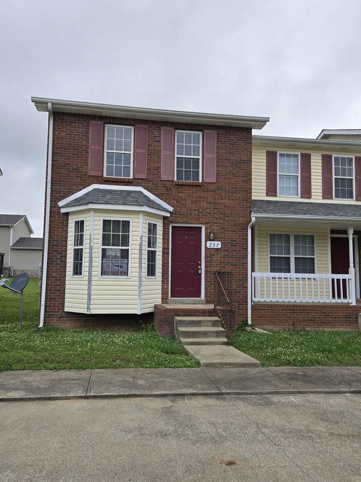 237 State Line Dr - Photo 1