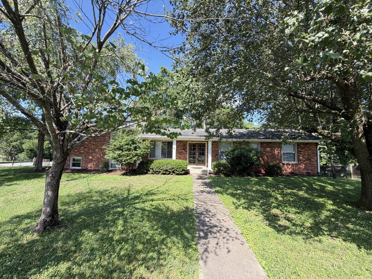 118 Rebecca Dr - Photo 1