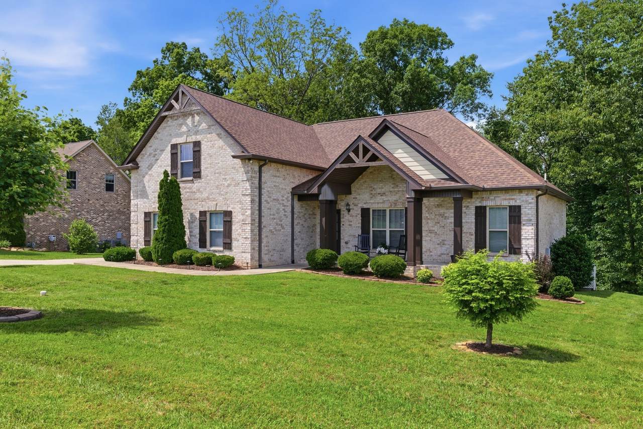 2065 Stratford Ln - Photo 1